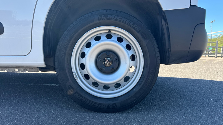 Peugeot Partner Standard Diesel 1.5 BlueHDi 100 Professional Van